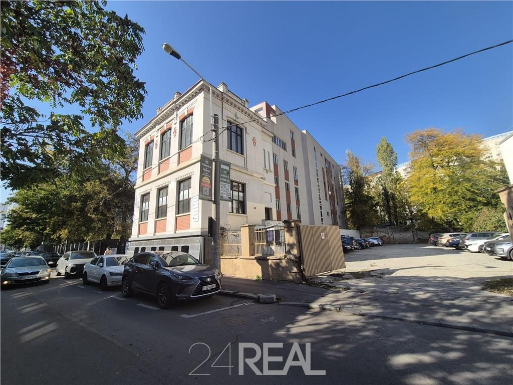 Birou in spatiu coworking la 3 minute de Piata Victoriei - 