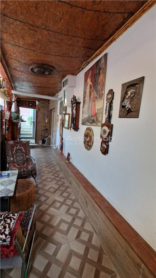 Resita Casa mare Dealul Mare pentru 2 Familii - foto 13