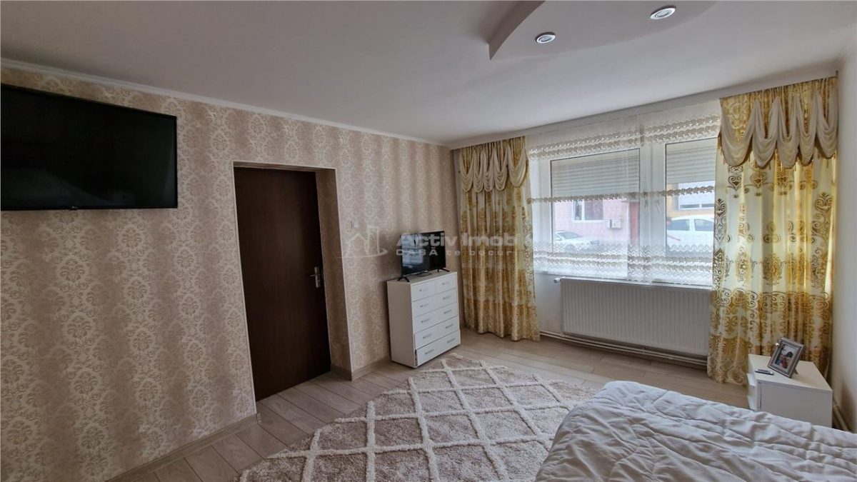 Resita Casa mare Dealul Mare pentru 2 Familii - foto 5