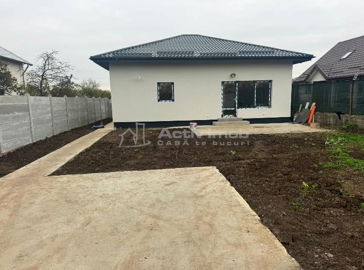 Casa individuala-3 camere-Toate utilitatile-Asfalt-STB-Mutare rapida - foto 2