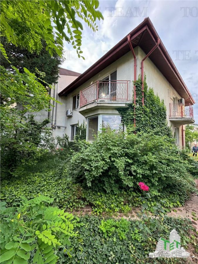 Lac Baneasa, Herastrau , proprietate compusa din 2 vile - 