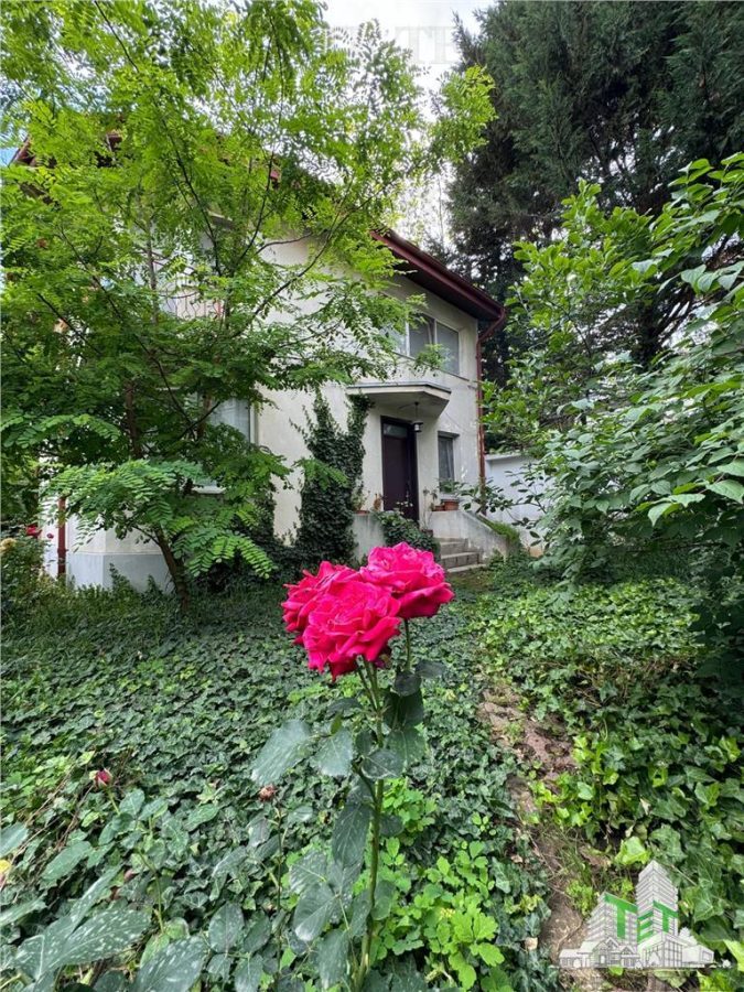 Lac Baneasa, Herastrau , proprietate compusa din 2 vile - foto 6