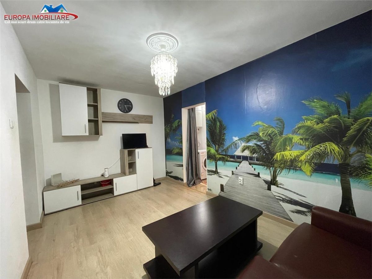 Apartament 3 camere de vanzare zona VEST Tulcea - foto 2