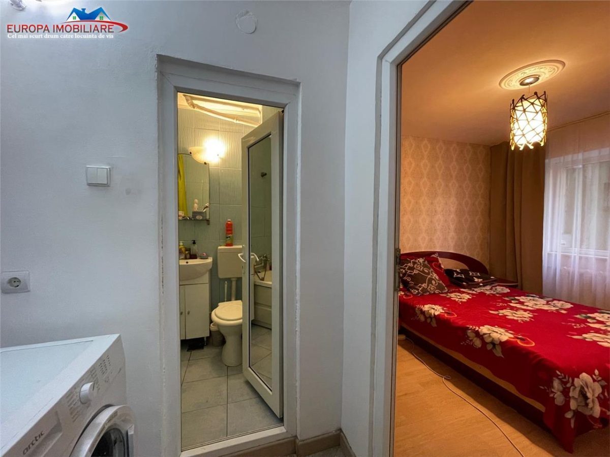 Apartament 3 camere de vanzare zona VEST Tulcea - foto 4