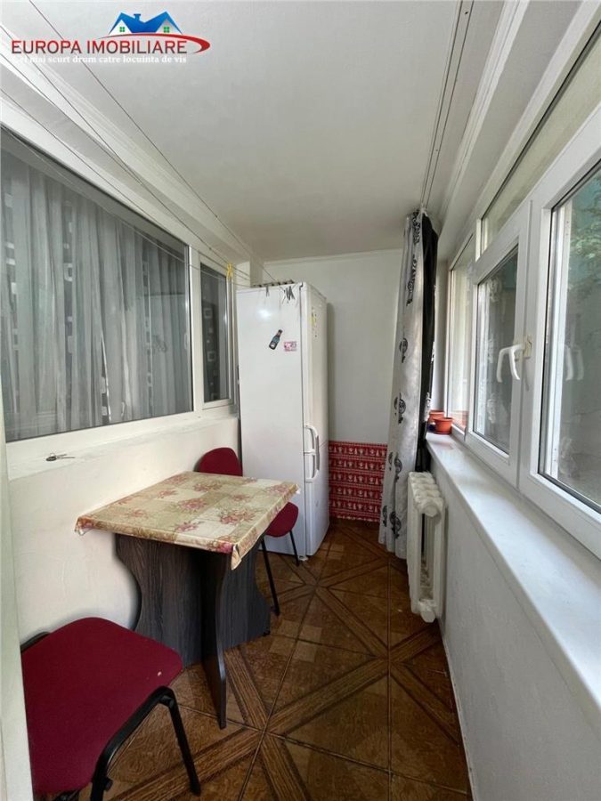 Apartament 3 camere de vanzare zona VEST Tulcea - foto 9