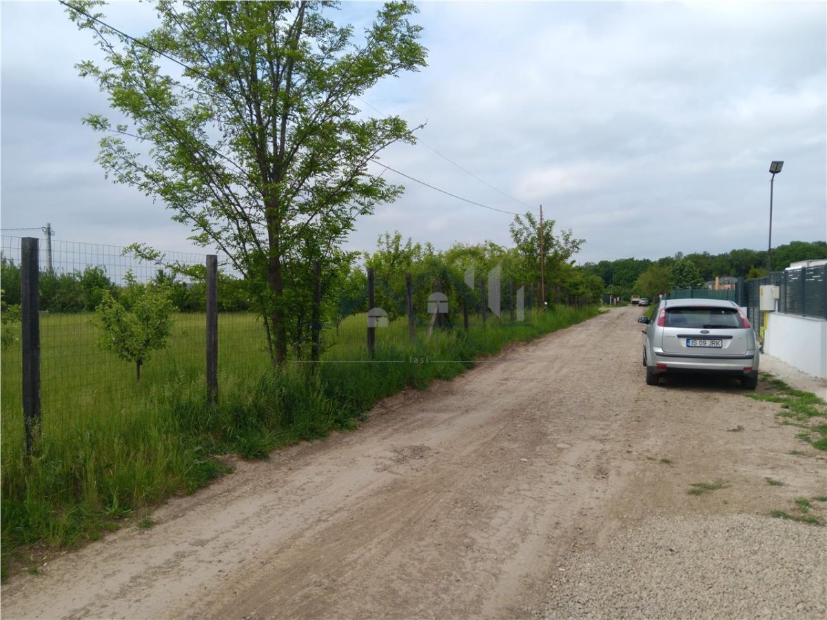 Valea Ursului aproape de padure 2 LOTURI de 600mp cu utilitati - Miroslava