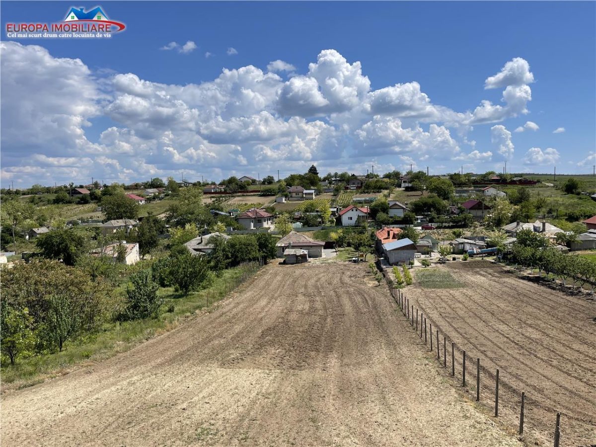 Casa de vanzare in localitatea Malcoci - foto 3