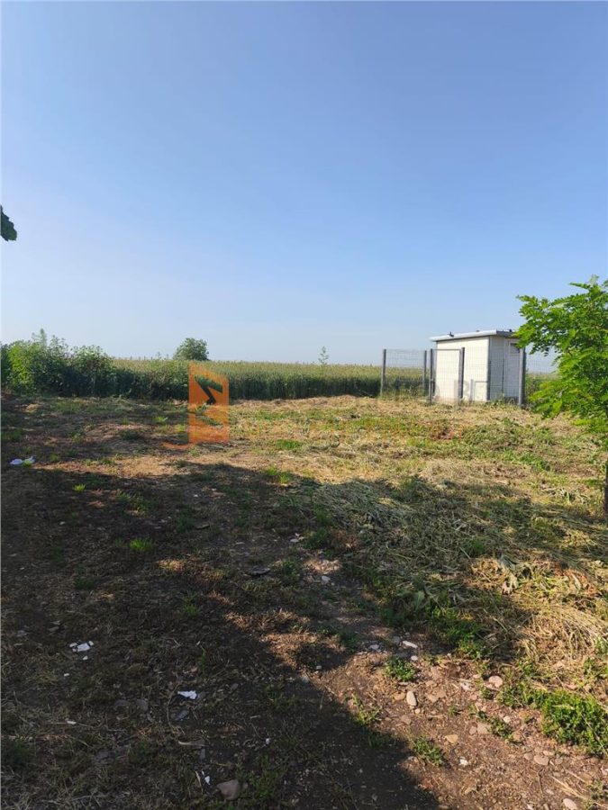 Teren intravilan  zona Merei - 