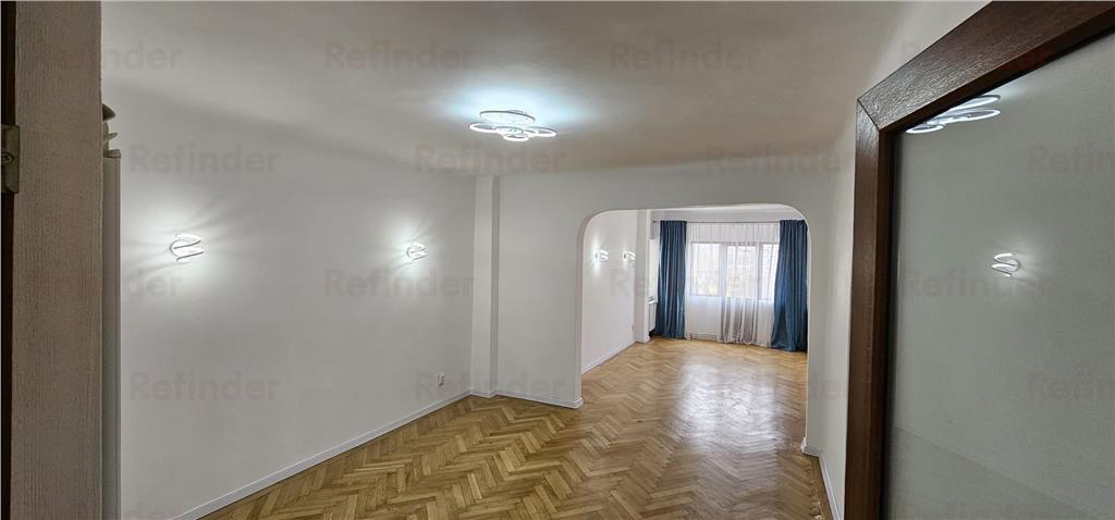 apartament 3 camere Piata Muncii, la 1 minut de gura de metrou, 90mp utili ,etaj 5/8, vedere spate, centrala proprie, lift, amenajat. - foto 4