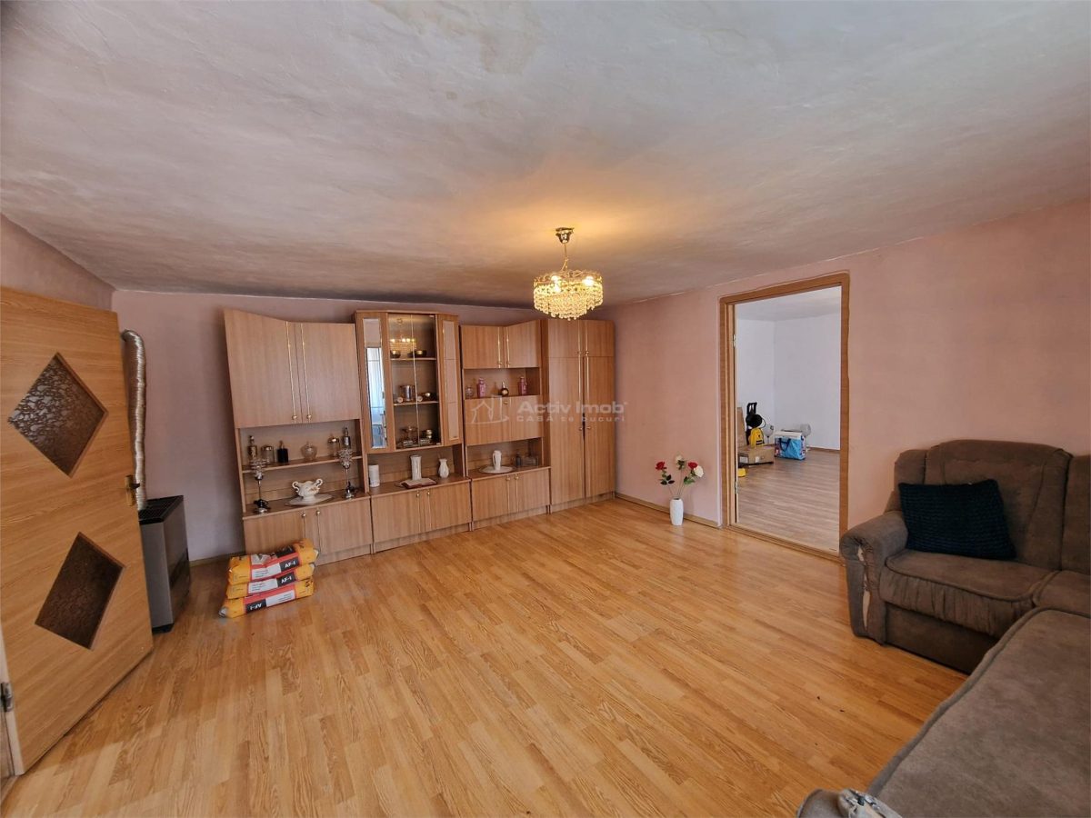 Resita Apt.Etj.1 Curte Comuna - foto 4