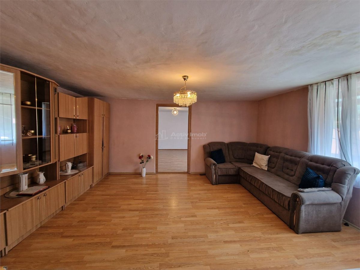 Resita Apt.Etj.1 Curte Comuna - foto 9