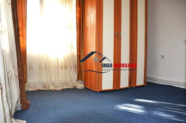 Vanzare Casa batraneasca in Targoviste - Exterior nord, Laculete. - foto 3