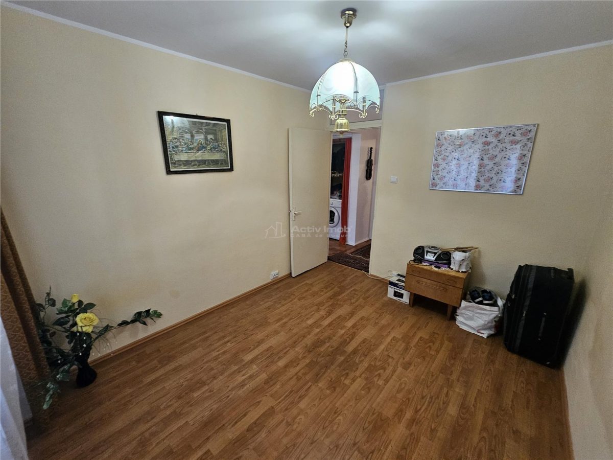 Resita, 3 Cam. Dec., Mobilat+Utilat, Parter Inalt, Micro 4 - foto 17