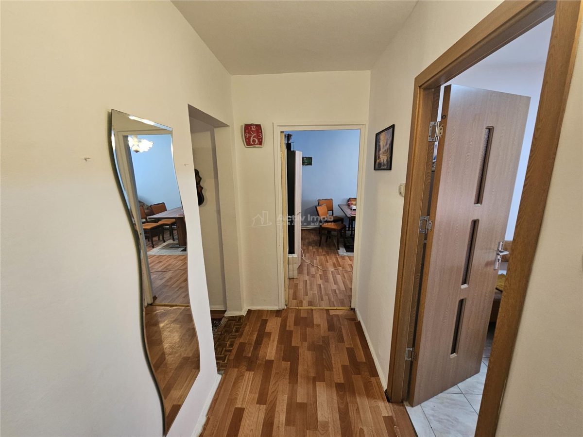 Resita, 3 Cam. Dec., Mobilat+Utilat, Parter Inalt, Micro 4 - foto 19