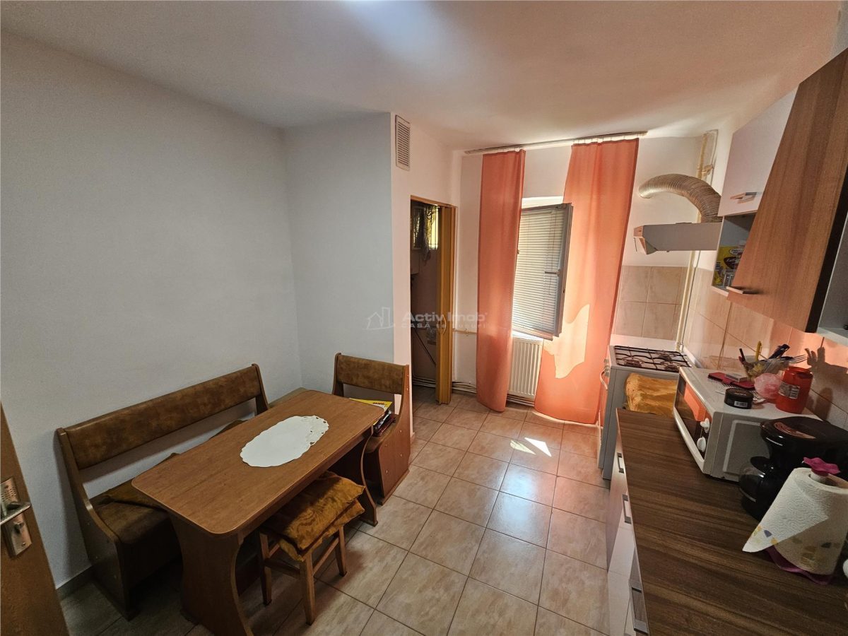 Resita, 3 Cam. Dec., Mobilat+Utilat, Parter Inalt, Micro 4 - foto 21