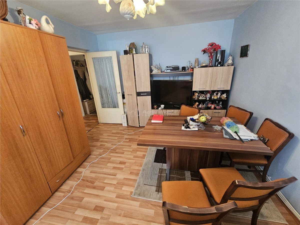 Resita, 3 Cam. Dec., Mobilat+Utilat, Parter Inalt, Micro 4 - foto 24