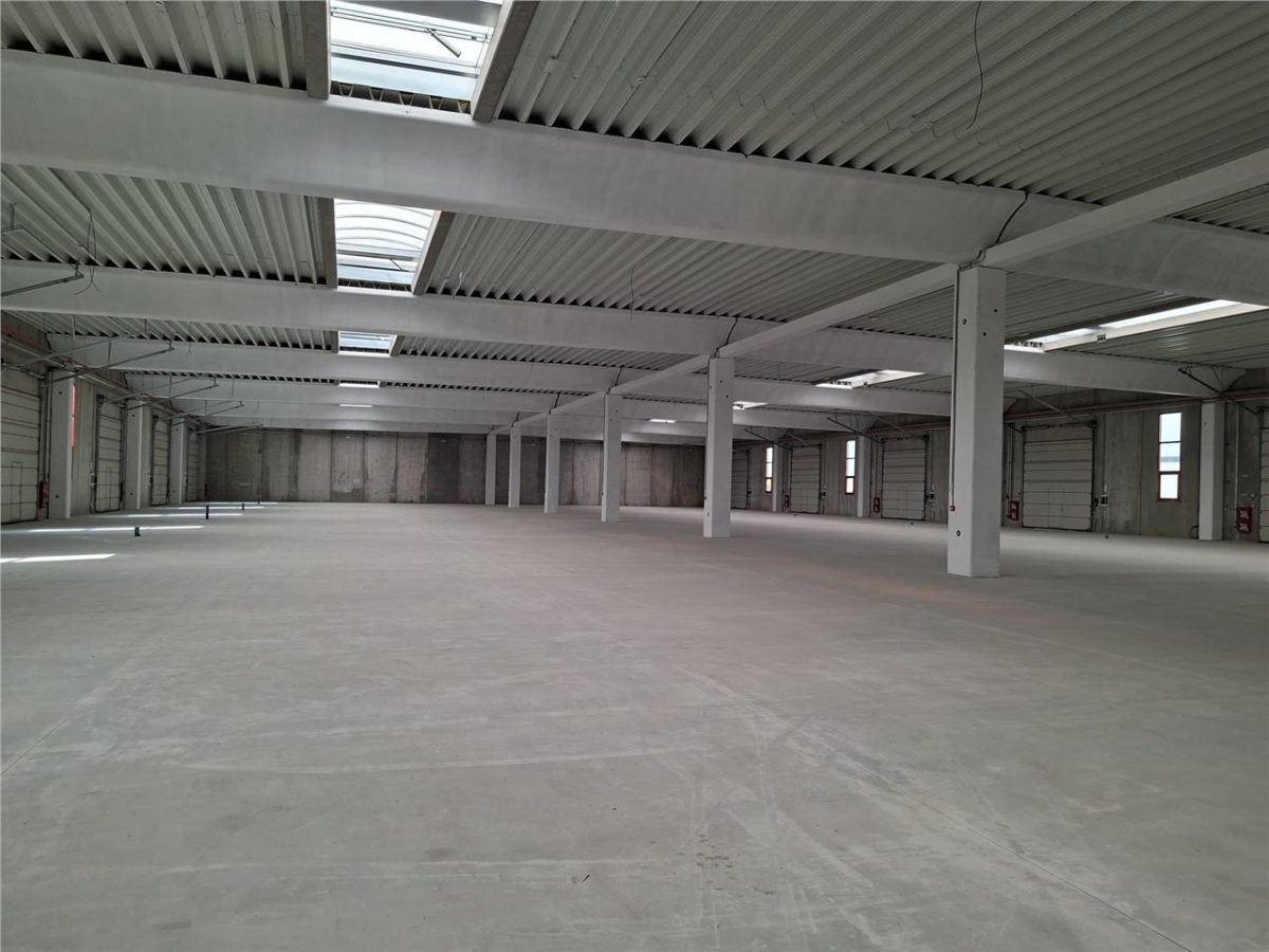 Hala beton 4200 mp, 14 porti de acces, ISU, unica in jud. IF - foto 5