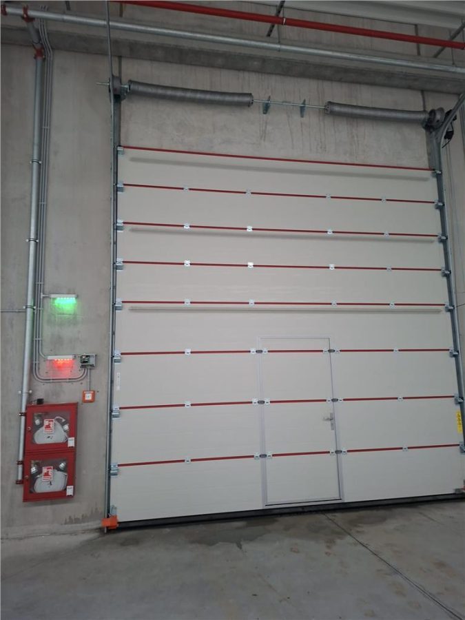 Hala din beton, 3600 mp, ISU, 12 porti TIR, unica in jud. IF - foto 4