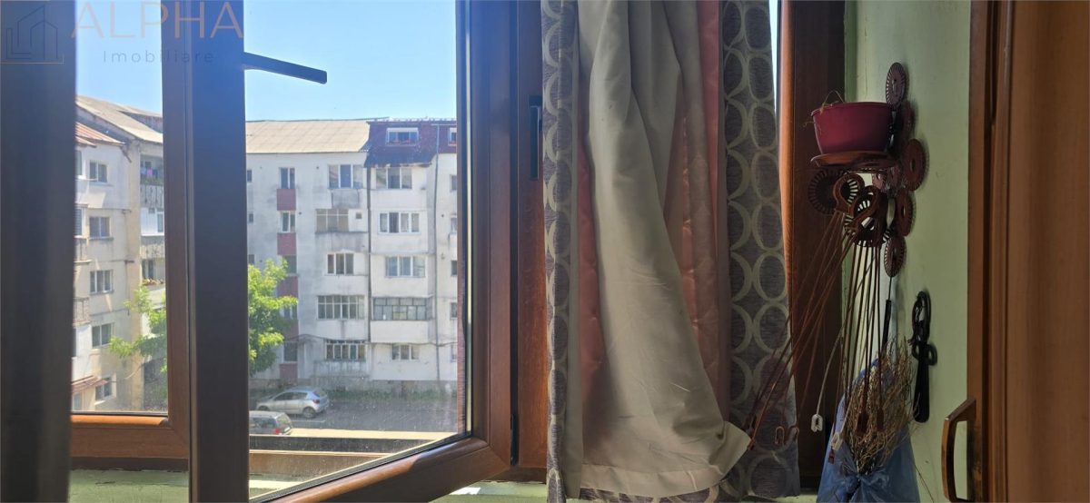 De vanzare â€“ apartament 3 camere, 63 mp, decomandat â€“ 71.500 â‚¬ - foto 3