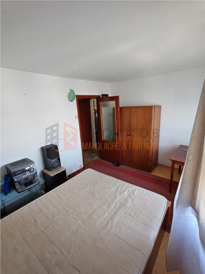 EXCLUSIVITATE! Apartament 3 camere cf 1 semidecomandat zona Micro 5 - foto 2