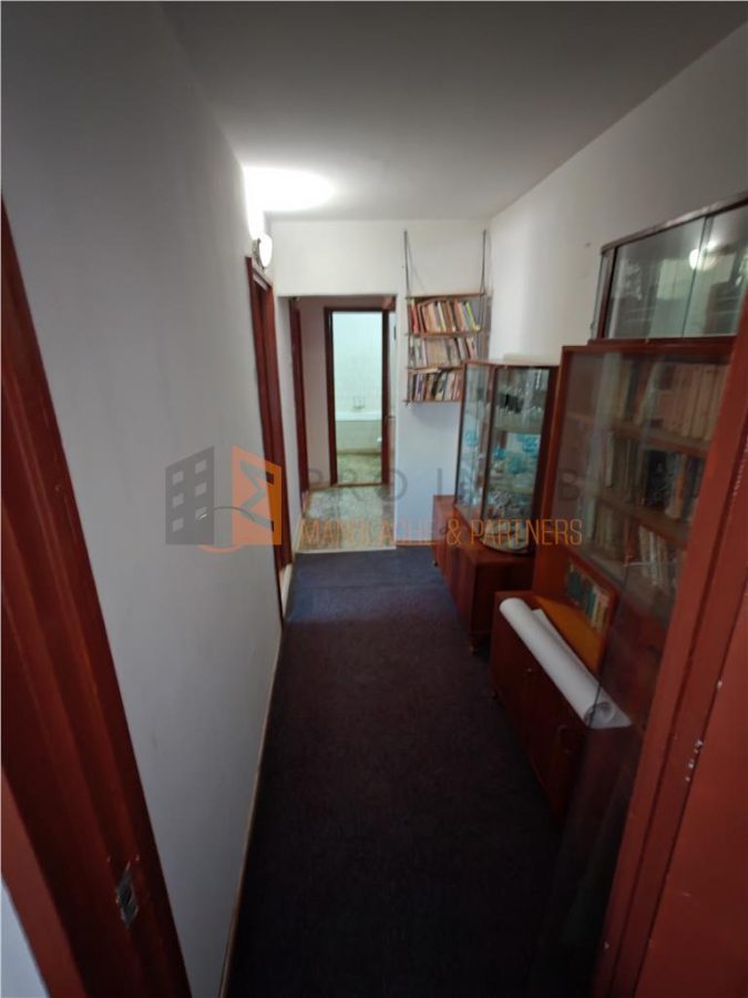 EXCLUSIVITATE! Apartament 3 camere cf 1 semidecomandat zona Micro 5 - foto 5