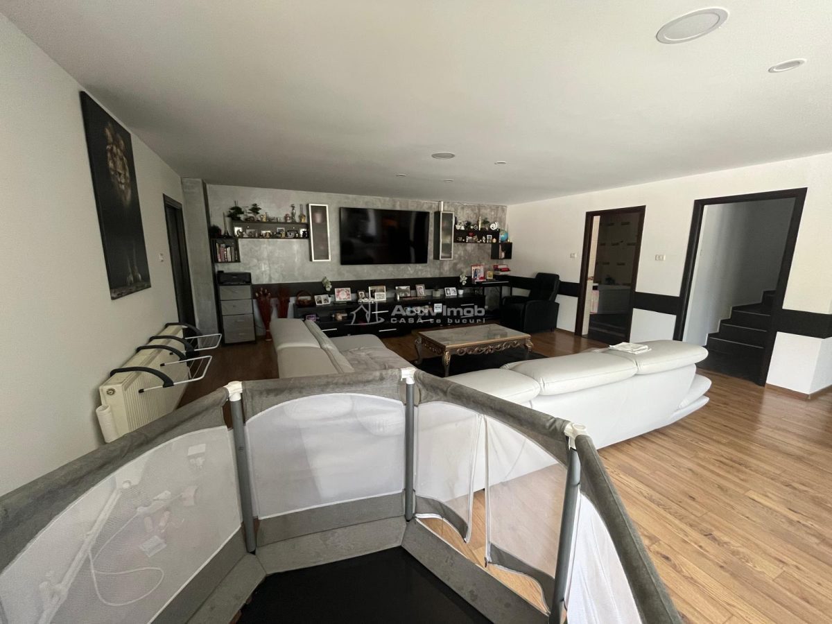 Caransebes, Casa la Cheie P+E+M, Zona ACR - foto 2