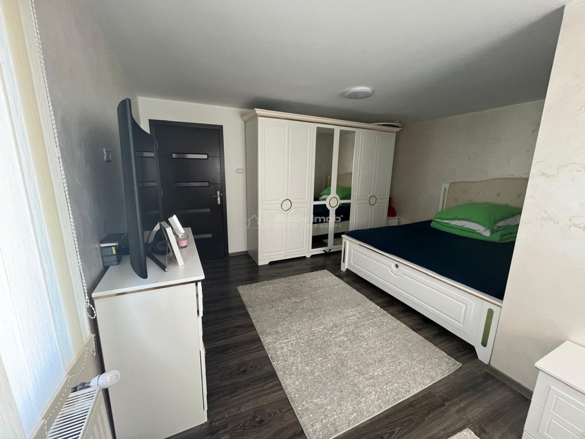 Caransebes, Casa la Cheie P+E+M, Zona ACR - foto 10