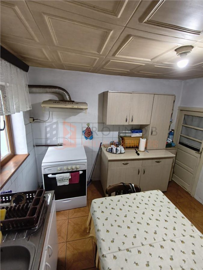 Casa tip parter zona Centru - foto 11