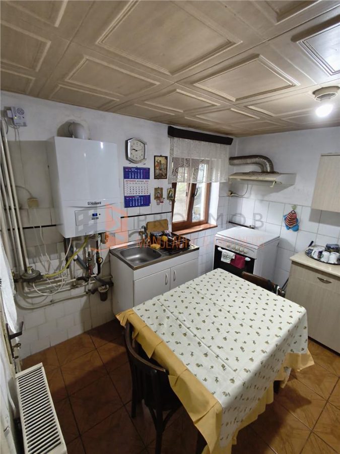 Casa tip parter zona Centru - foto 13