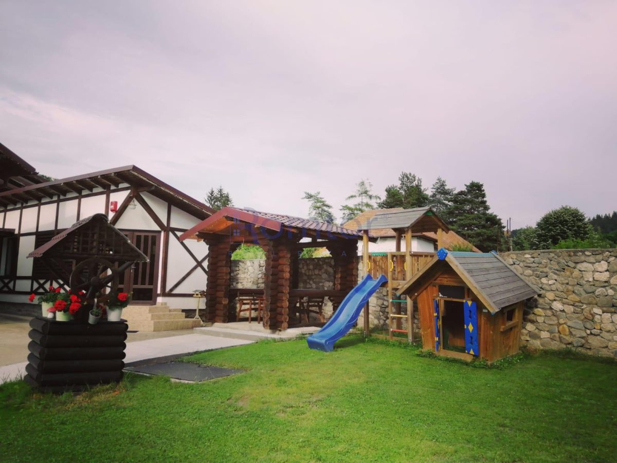 Vila/Pensiune cu 12 camere teren de 2.000 mp de vanzare in Campulung Muscel Arges - foto 2