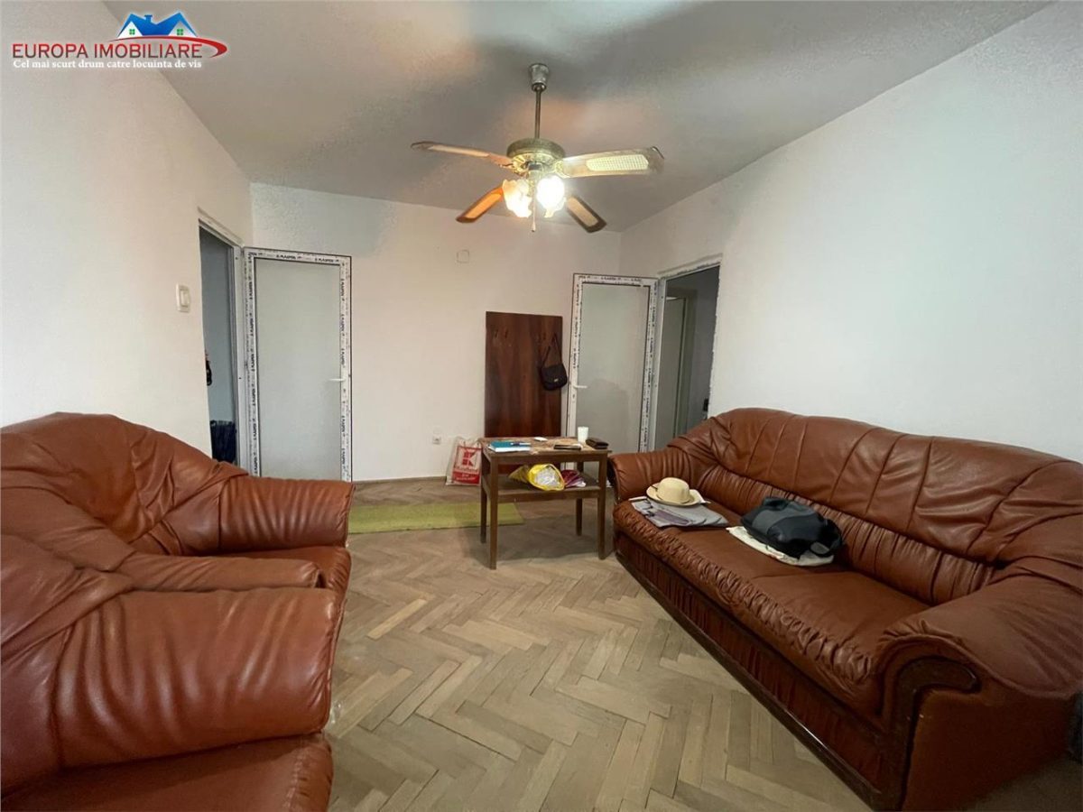 Apartament cu 2 camere de vanzare zona centrala Tulcea - foto 2