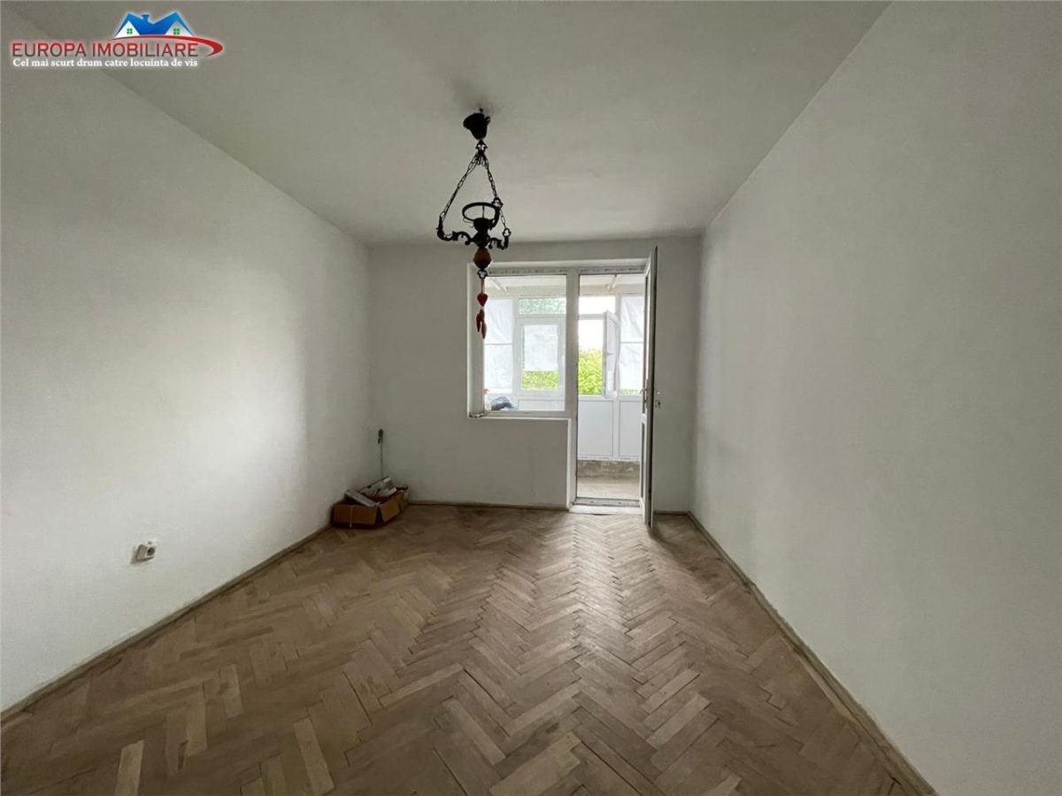 Apartament cu 2 camere de vanzare zona centrala Tulcea - foto 4