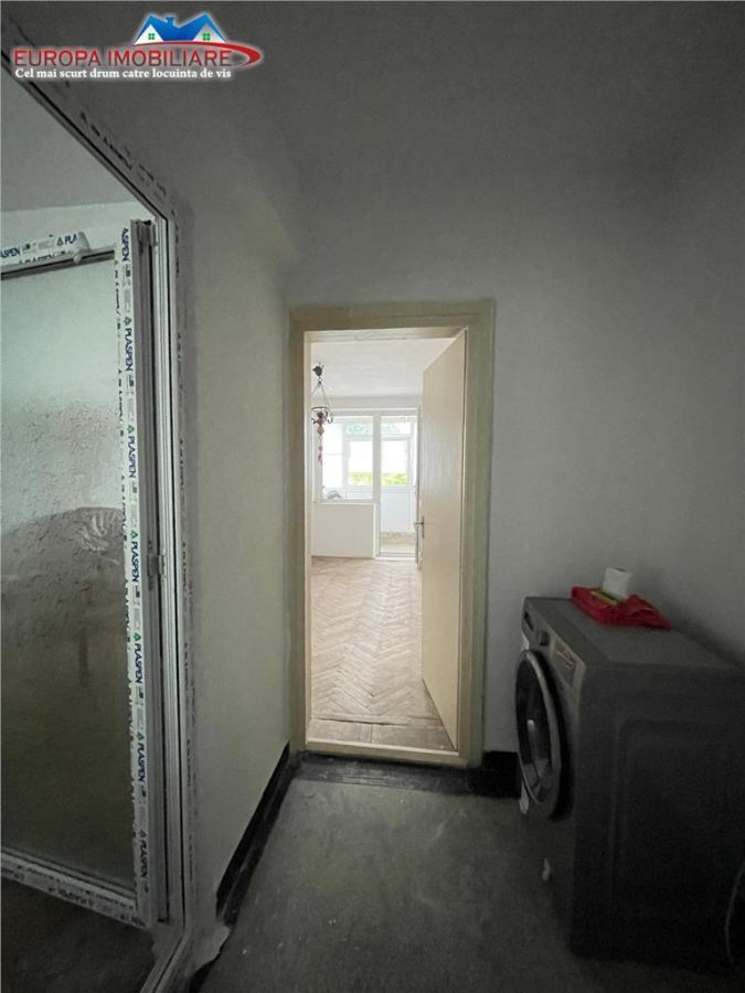 Apartament cu 2 camere de vanzare zona centrala Tulcea - foto 6