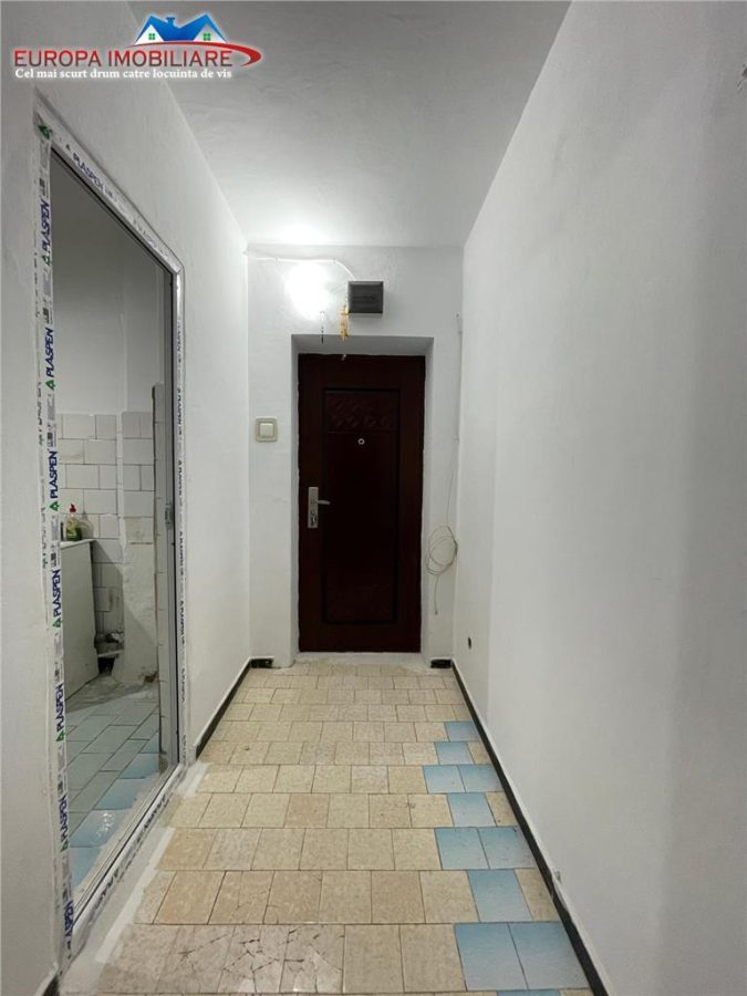 Apartament cu 2 camere de vanzare zona centrala Tulcea - foto 7