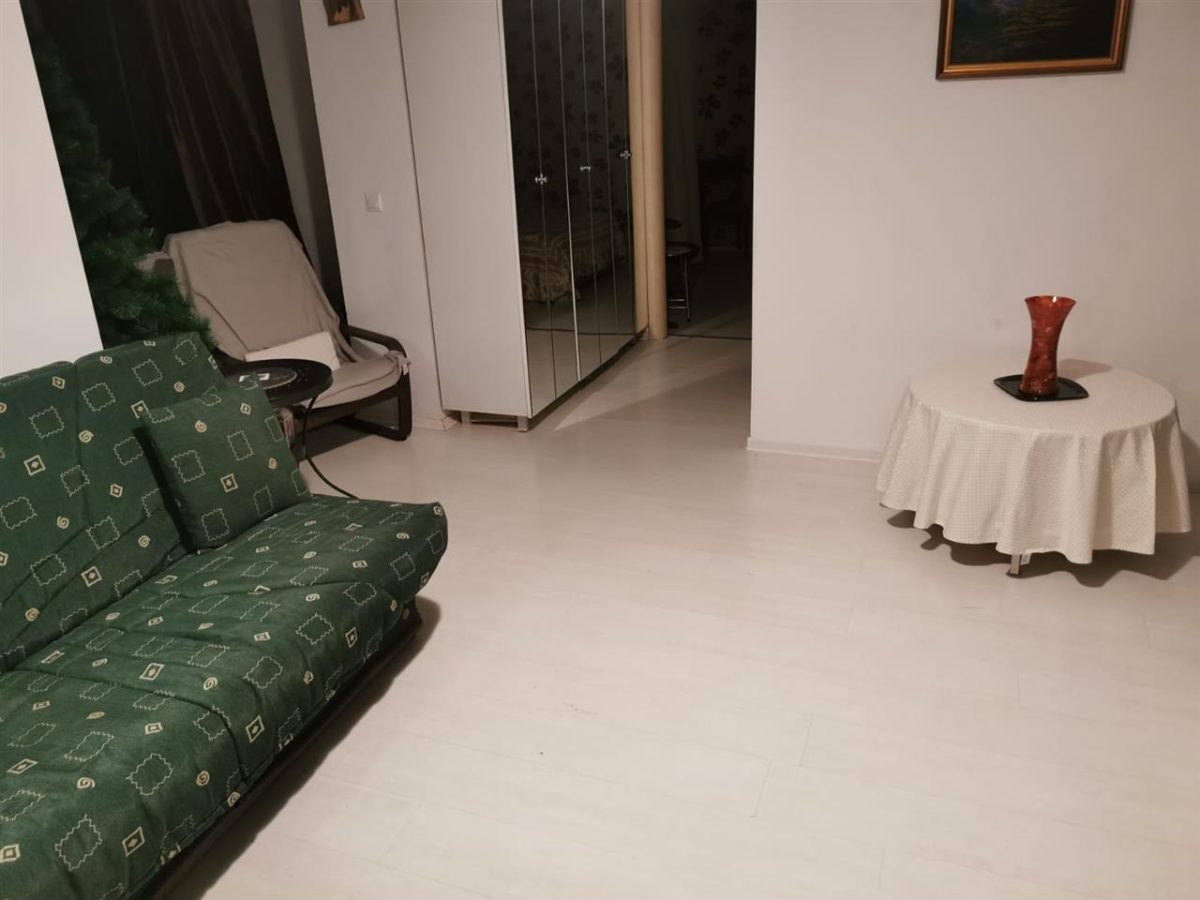 De vanzare apartament doua camere Metrou Romana - 