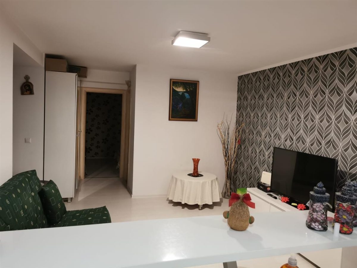 De vanzare apartament doua camere Metrou Romana - foto 3