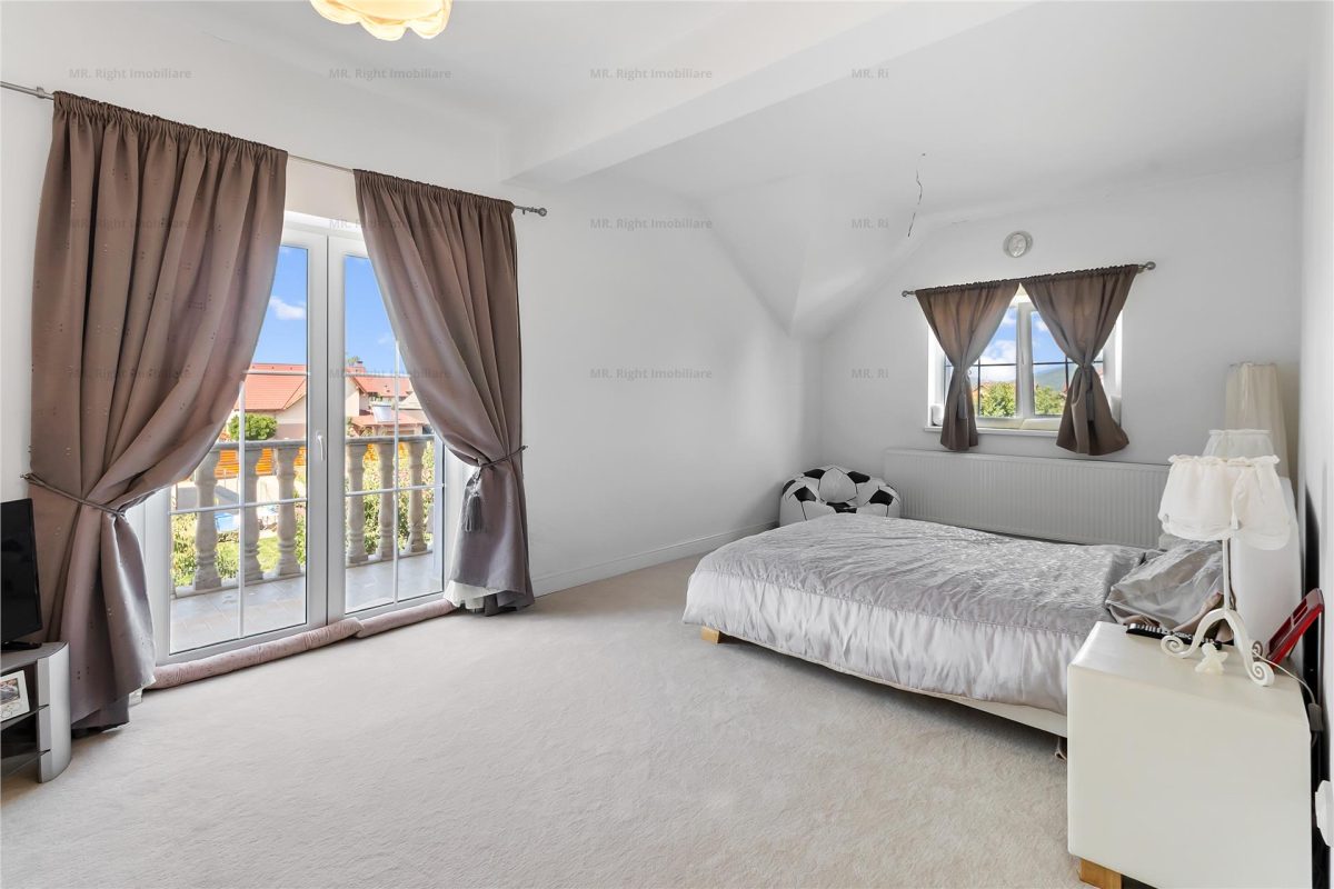 Vila / Casa superba cu 5 camere zona | 1032 mp teren |  Sanpetru Brasov - foto 8