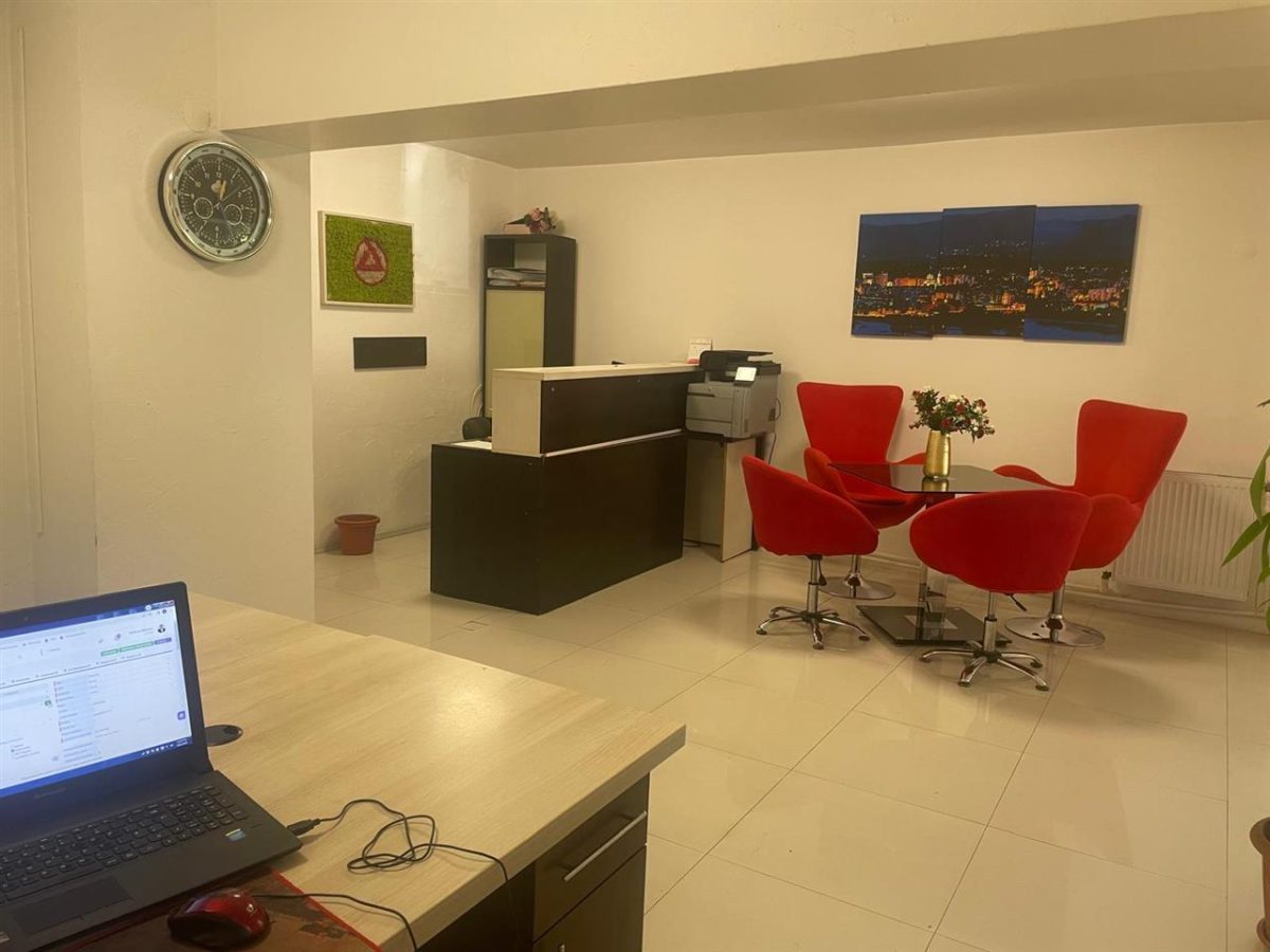 Spațiu comercial zona centrala Bacău - 