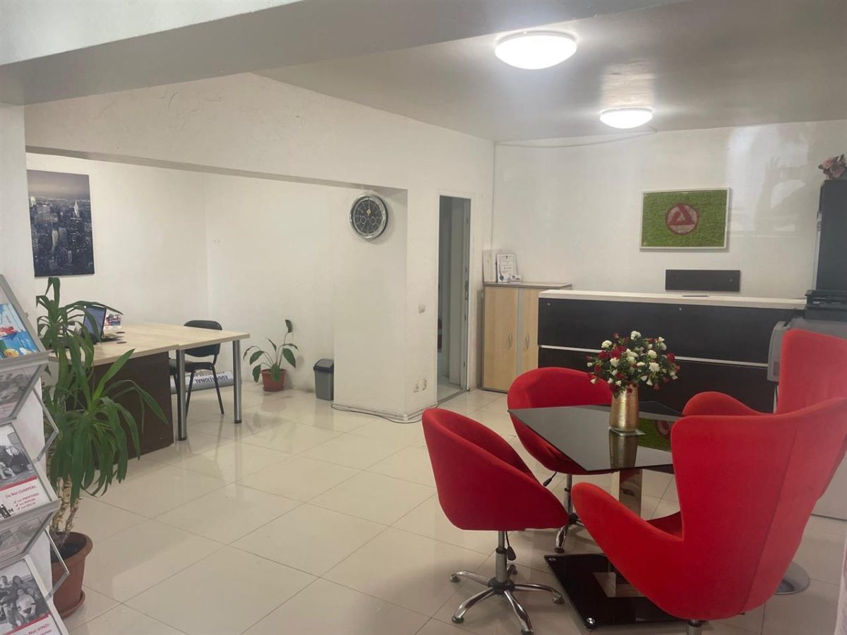 Spațiu comercial zona centrala Bacău - foto 2