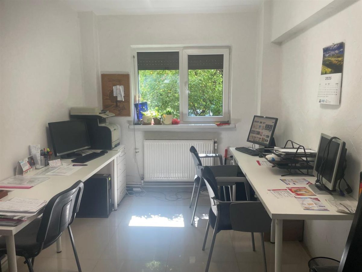 Spațiu comercial zona centrala Bacău - foto 7