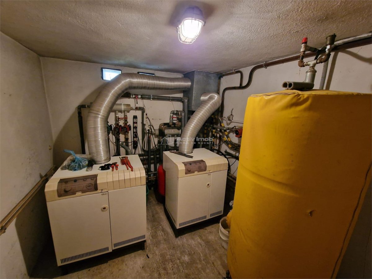 Resita Vila si Pensiune P+2+Mansd.827 Mp.Comision ZERO Cumparator - foto 18