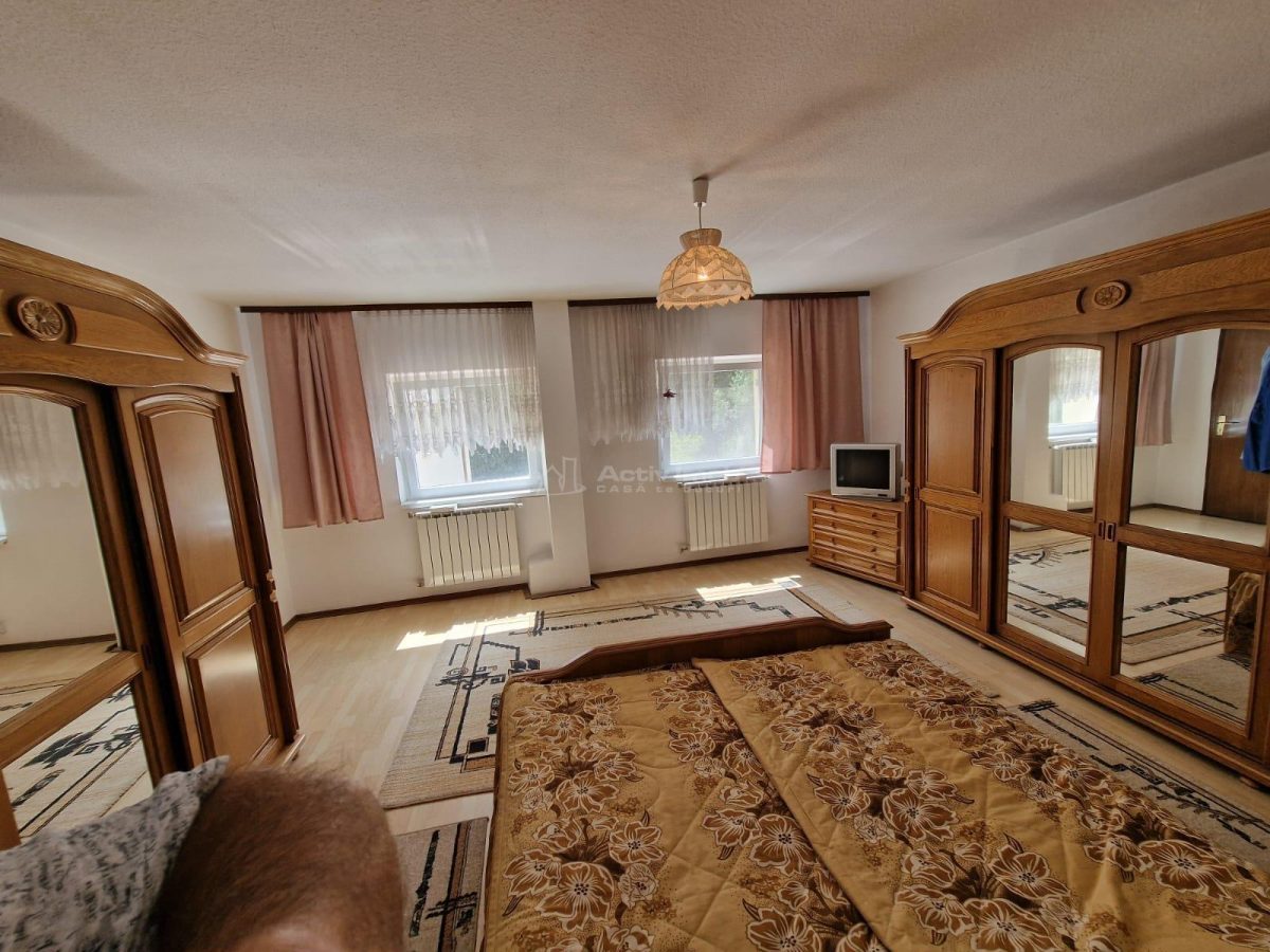 Resita Vila si Pensiune P+2+Mansd.827 Mp.Comision ZERO Cumparator - foto 3