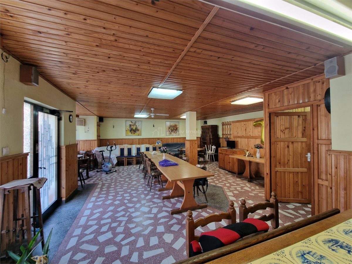 Resita Vila si Pensiune P+2+Mansd.827 Mp.Comision ZERO Cumparator - foto 5