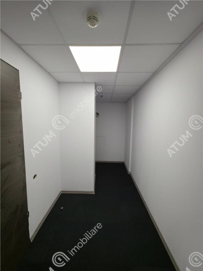 Spatiu comercial generos situat pe Calea Dumbravi in Sibiu - foto 12