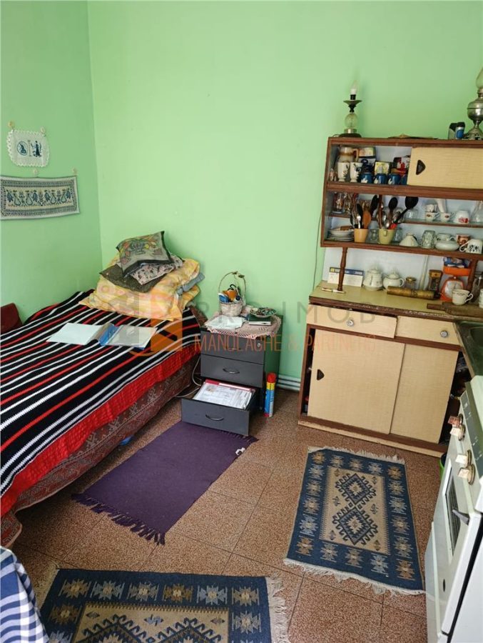 Casa tip parter zona Centru - foto 3