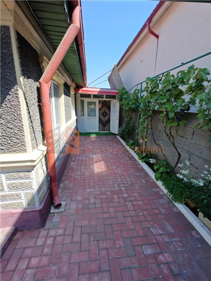 Casa tip parter si teren 1750 mp in zona Transilvaniei - foto 11