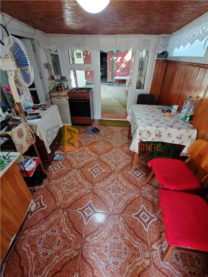 Casa tip parter si teren 1750 mp in zona Transilvaniei - foto 12