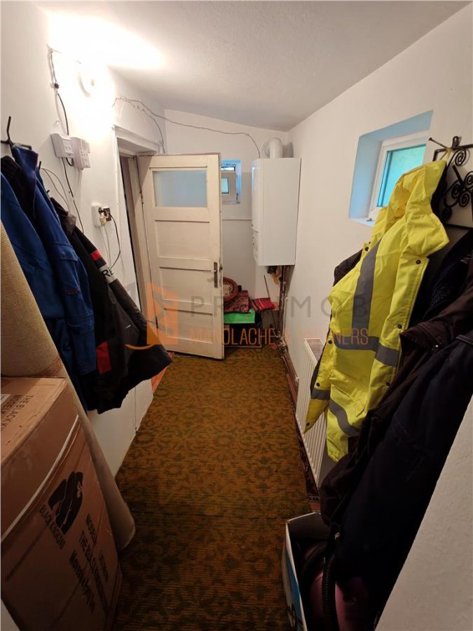 Casa tip parter si teren 1750 mp in zona Transilvaniei - foto 4