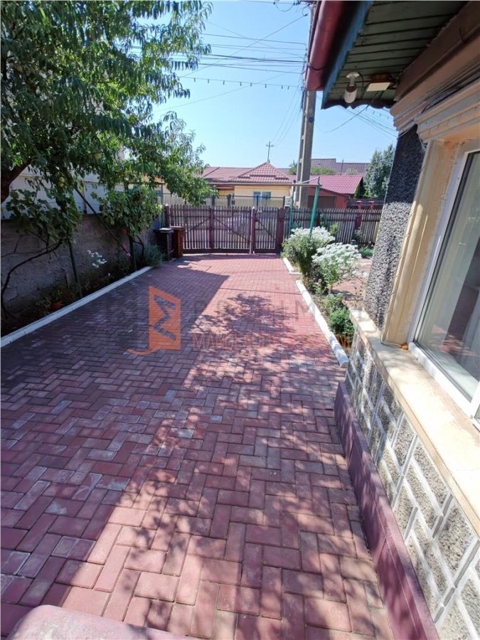 Casa tip parter si teren 1750 mp in zona Transilvaniei - foto 8