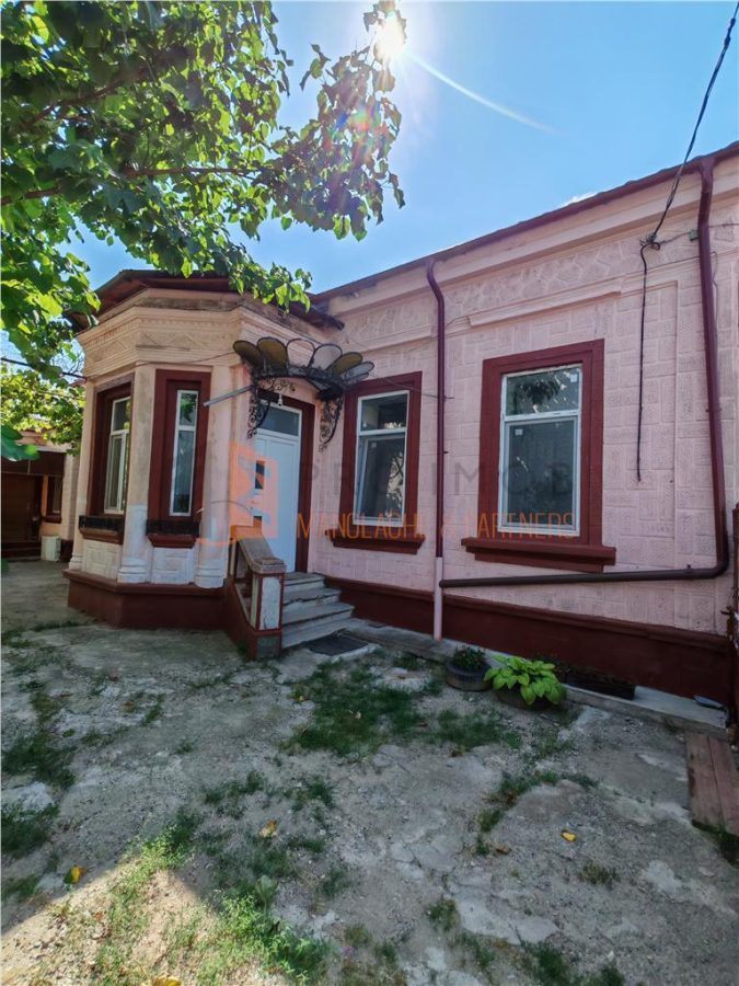 EXCLUSIVITATE! Casa spatioasa + teren in centrul Buzaului - foto 13